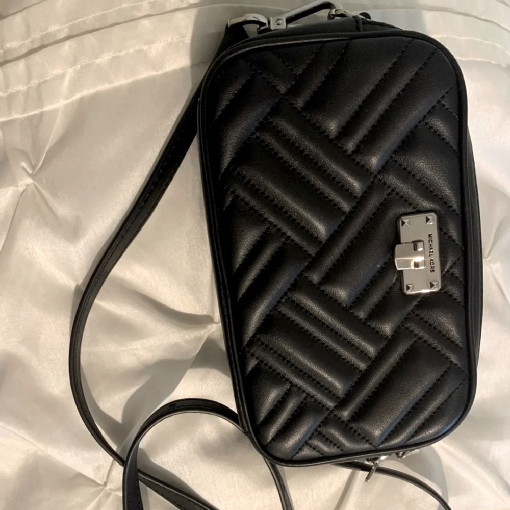 Michael kors crossbody purse lamb skin